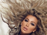 بالصور...مايا دياب ساحرة بالأسود